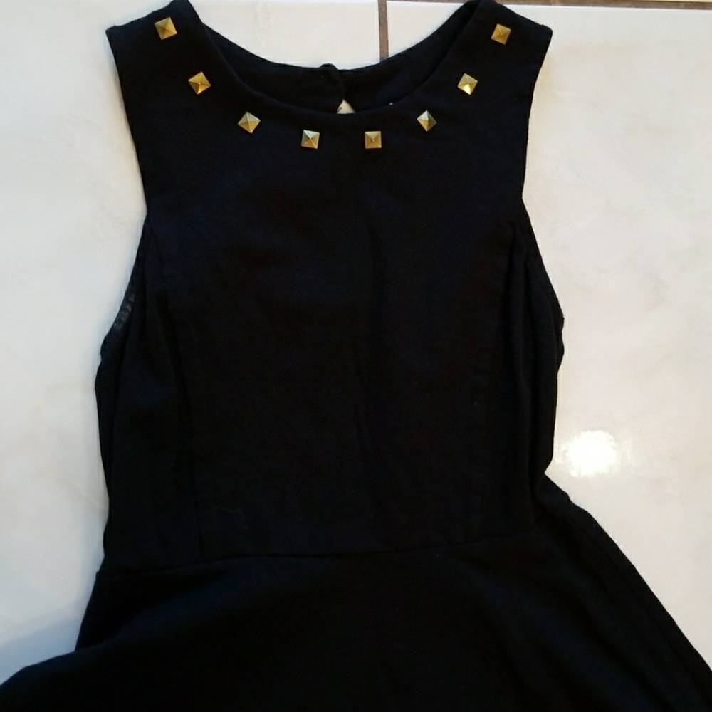 Dress - Picture 2 of 4
